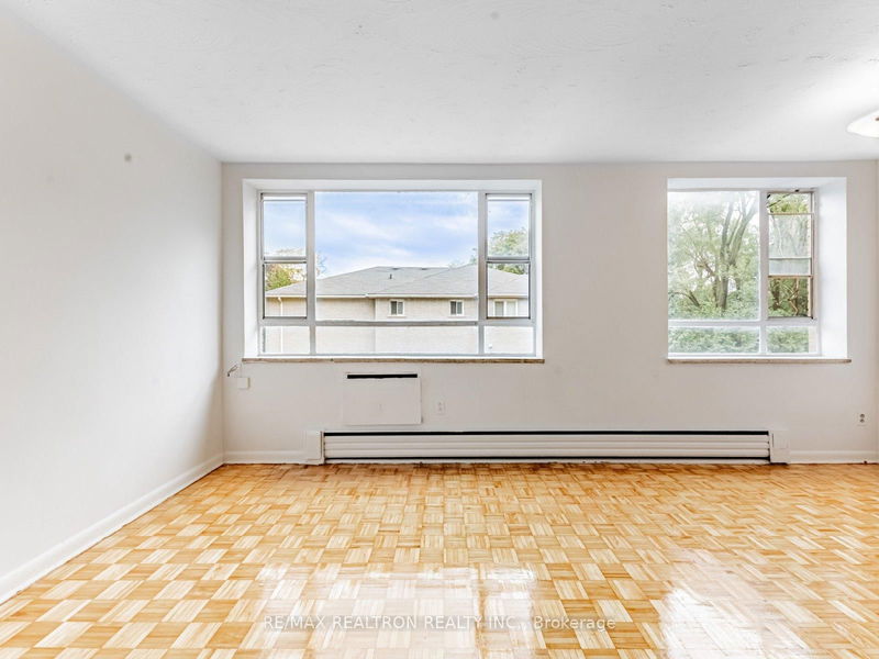 home for lease on 301-2895 Bathurst Street