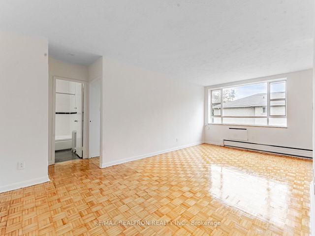 301 - 2895 Bathurst Street