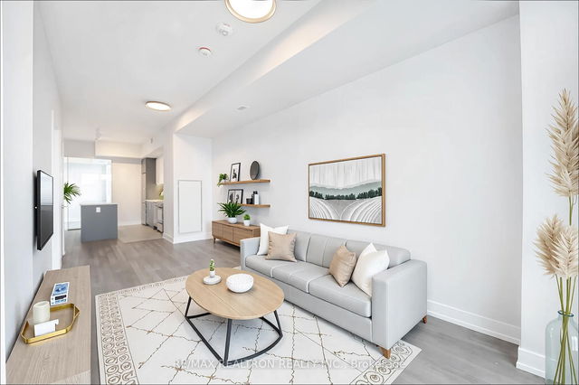 316 - 664 Spadina Avenue