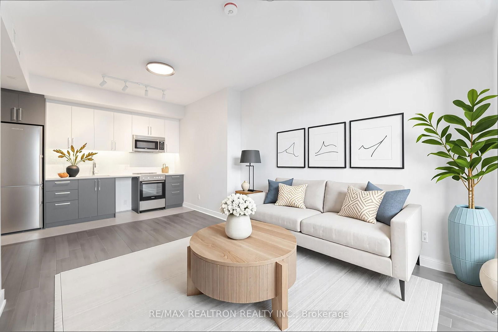 Condo for lease at 401-664 Spadina Avenue, Toronto, University, M5S 2H7 - MLS: C12137913