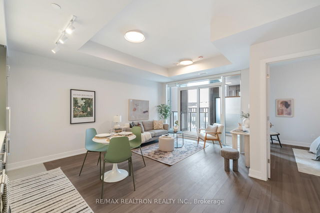 512 - 664 Spadina Avenue