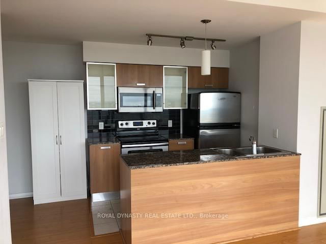 3503 - 38 GRENVILLE Street