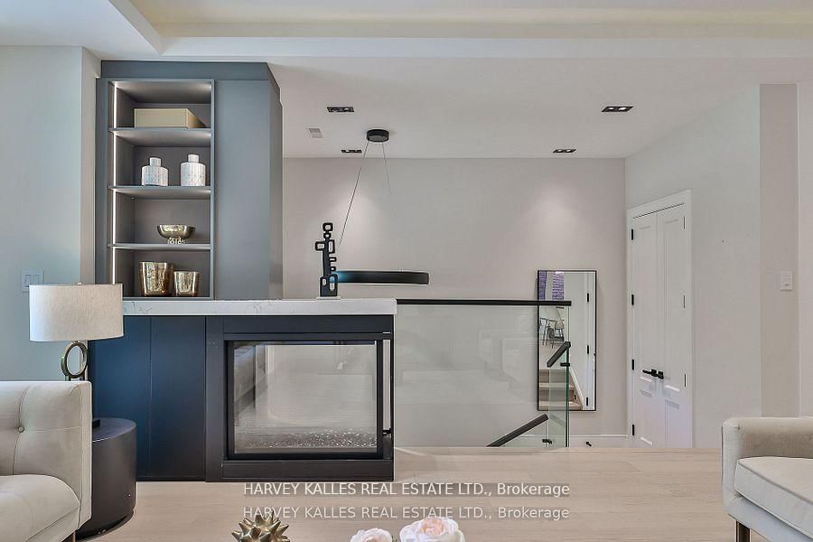 Detached House for sale at 105 Donlea Drive, Toronto, Leaside, M4G 2M6 - MLS: C12138006