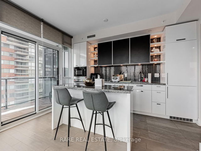 803 - 32 Davenport Road