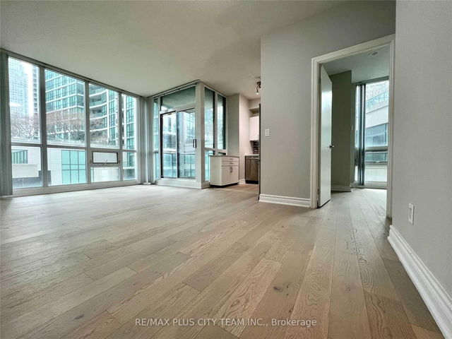 402 - 12 Yonge Street