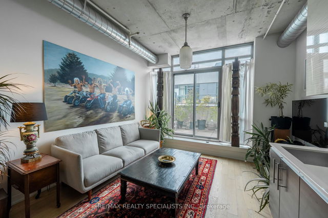 PH 705 - 8 Gladstone Avenue