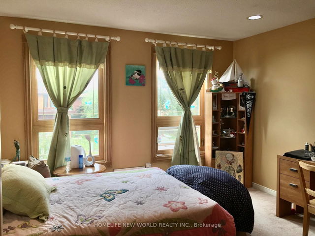 Room 1 - 38 Marcelline Crescent