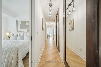 Unit 1902 — 208 Queens Quay, Toronto - Waterfront Communities C1 image-0-3