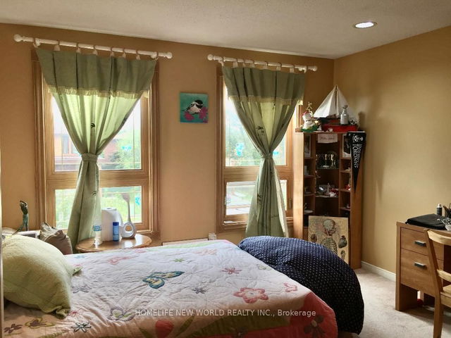 Room 2bedrooms - 38 Marcelline Crescent