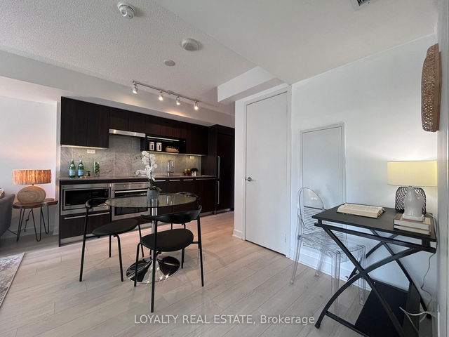 1803 - 70 Queens Wharf Road