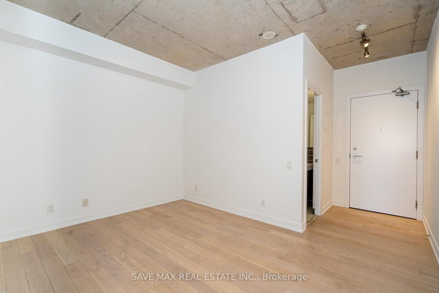 615 - 318 King Street