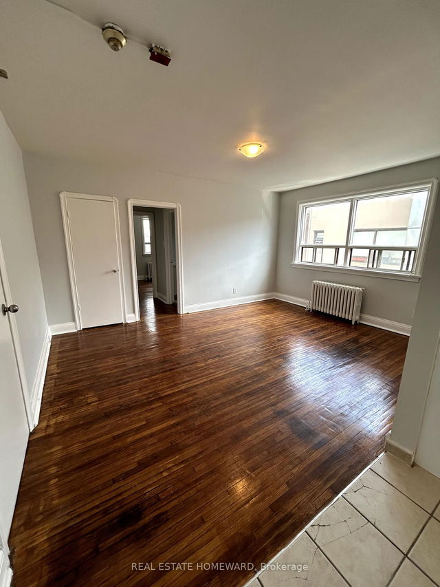 102 - 1566 Avenue Road