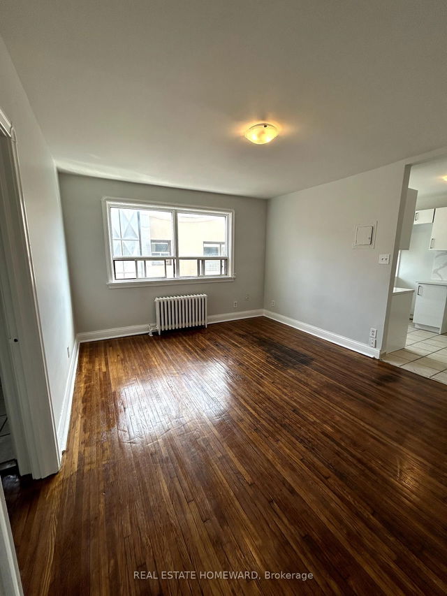 102 - 1566 Avenue Road