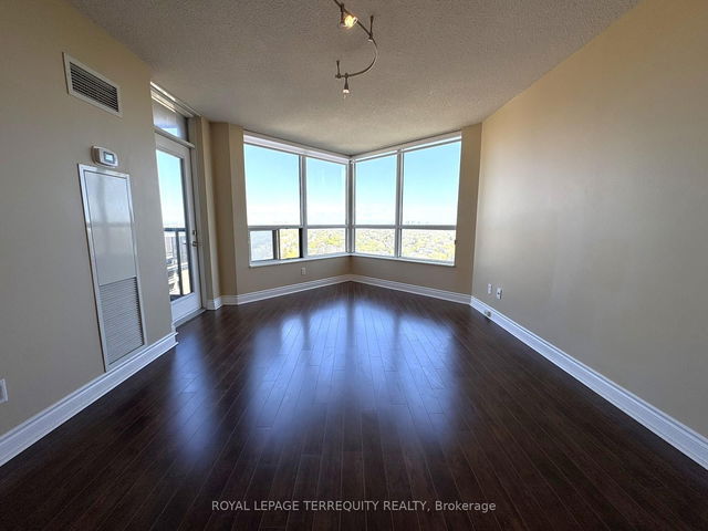 2314 - 10 Northtown Way