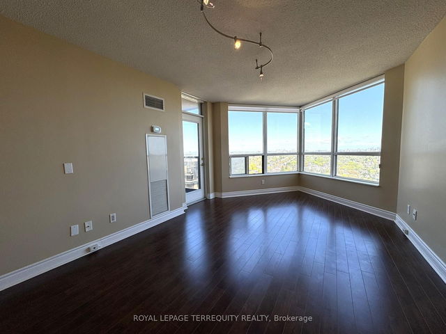 2314 - 10 Northtown Way