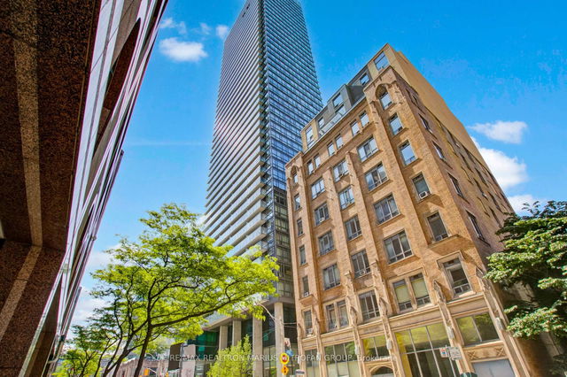 2906 - 38 Grenville Street