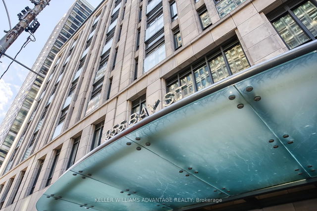 1012 - 955 Bay Street