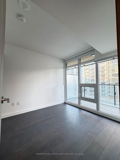 Unit 318 — 1 Concord Cityplace Way, Toronto - Waterfront Communities C1 image-0-3