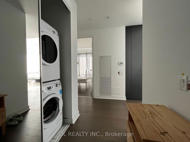 3504 - 15 GRENVILLE Street