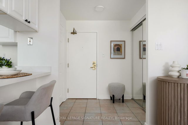 PH4 - 889 Bay Street