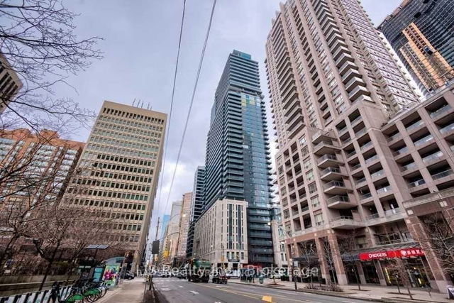 1618 - 955 Bay Street