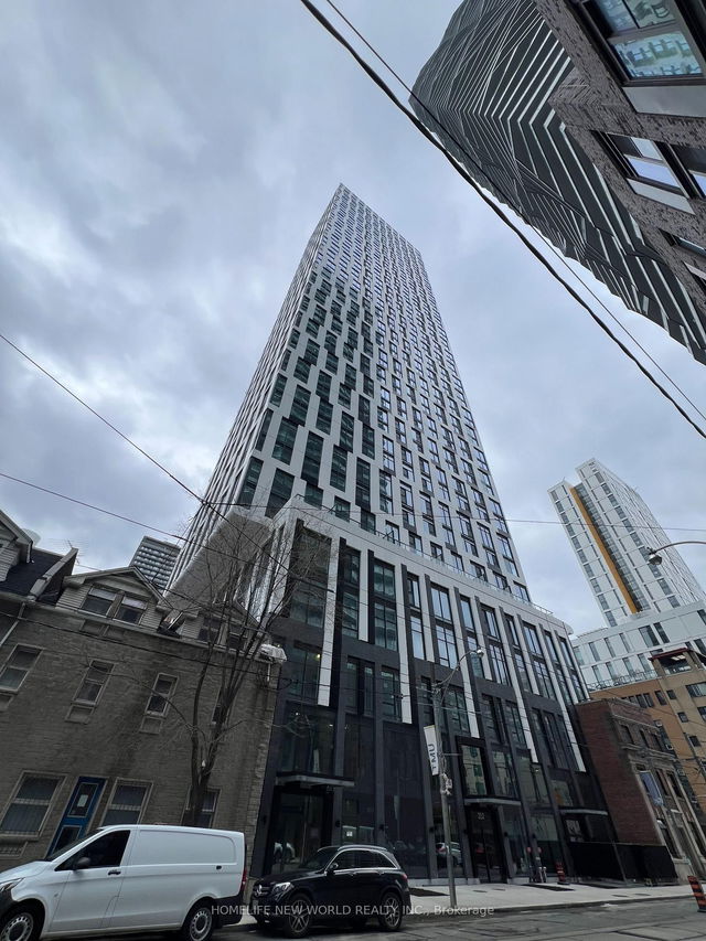 3916 - 252 Church Street