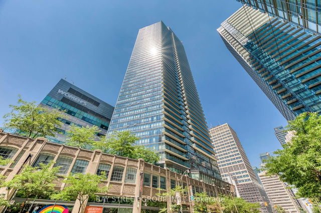 4804 - 832 Bay Street
