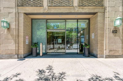 Unit 4804 — 832 Bay St, Toronto - Bay Street Corridor image-0-2