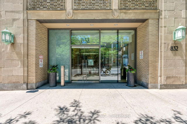 4804 - 832 Bay Street