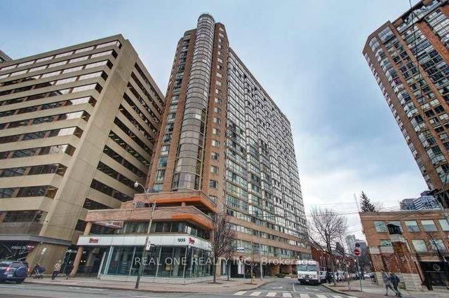 1816 - 1055 Bay Street