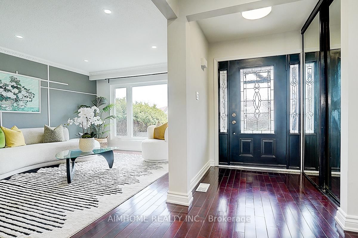 Detached House for sale at 5 O'Shea Crescent, Toronto, Don Valley Village, M2J 2N4 - MLS: C12139106