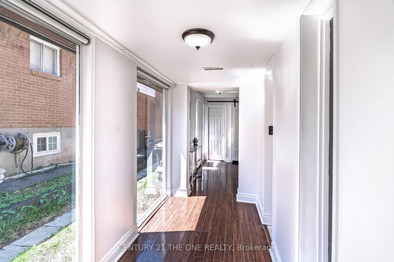 143 Silas Hill Dr, Toronto, M2J 2X8 | Image 3