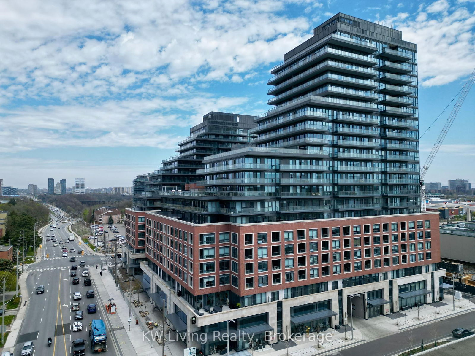 Condo for lease at 1507-33 Frederic Todd Way, Toronto, Thorncliffe Park, M4G 0C9 - MLS: C12139269