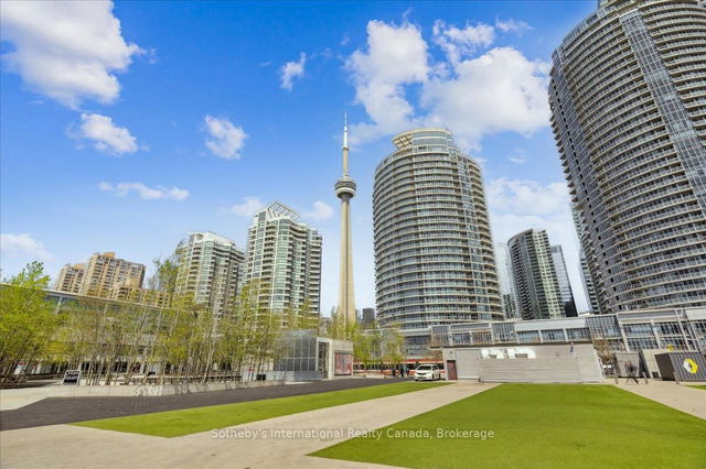 1804 - 218 Queens Quay