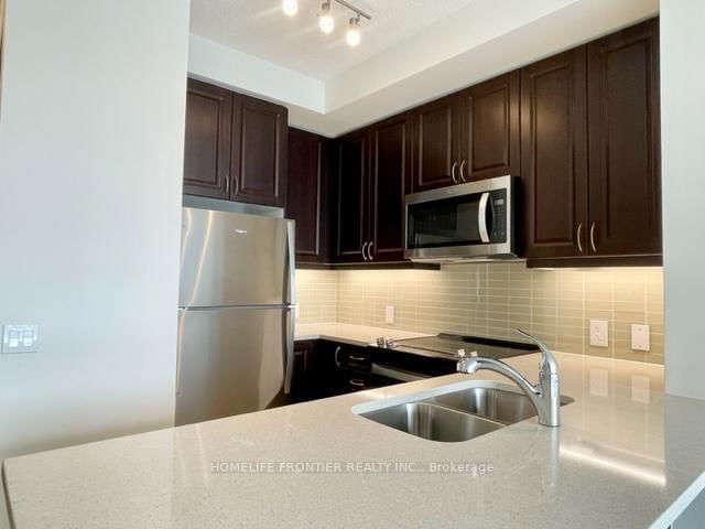 3215 - 4955 Yonge Street