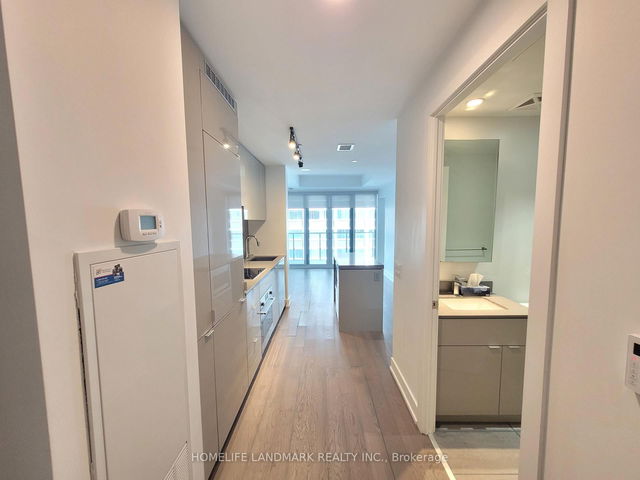 910 - 7 grenville Street