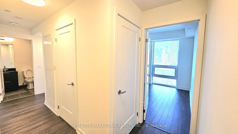 3303 - 89 Church St, Toronto, M5C 0B7 | Image 2