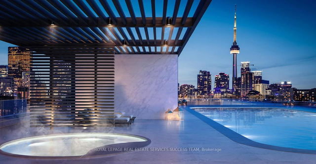 1818 - 230 SIMCOE Street