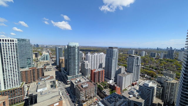 3410 - 8 Eglinton Avenue