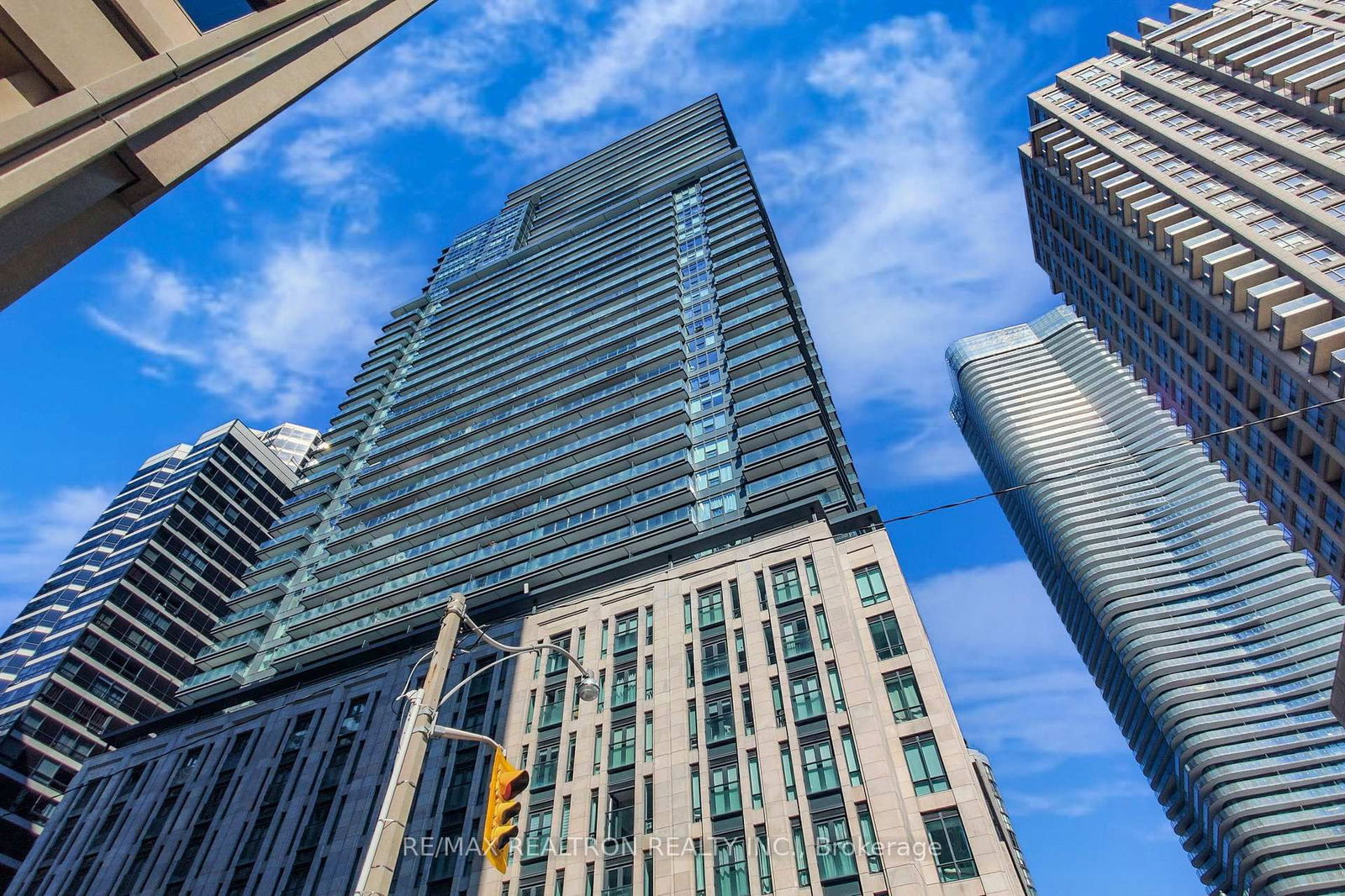 Condo for lease at 1709-955 Bay Street, Toronto, Bay Street Corridor, M5S 2A2 - MLS: C12140028
