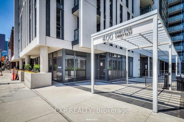 #702 - 400 Adelaide Street