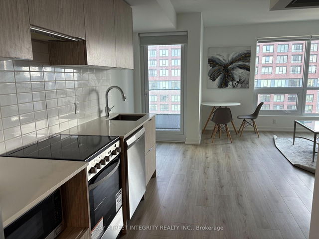 3911 - 395 Bloor Street