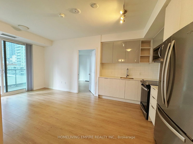 918 - 50 Dunfield Ave, Toronto, M4S 3A4 | Image 2