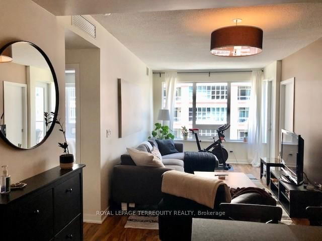 808 - 59 East Liberty Street