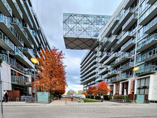 532 - 39 Queens Quay