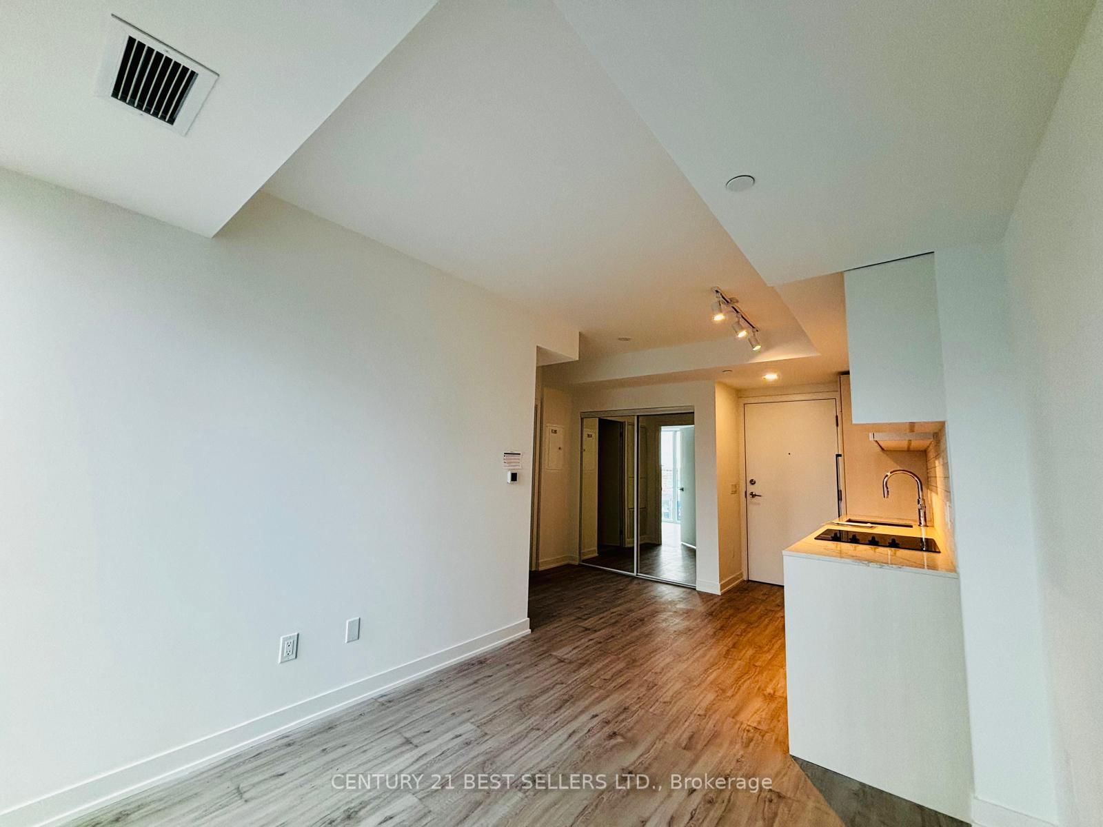 252 Church Street, Unit 3016 - Photo 5