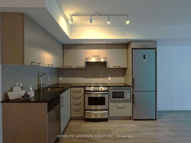 1401 - 87 Peter Street