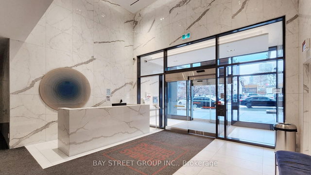 1218 - 251 Jarvis Street
