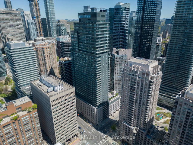 307 - 955 Bay Street