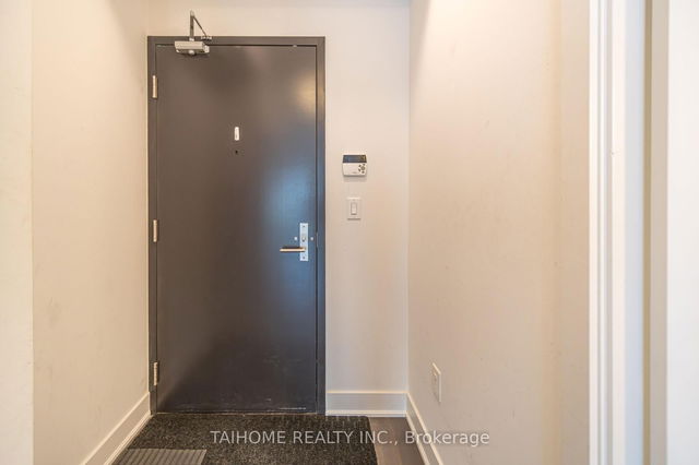 307 - 955 Bay Street
